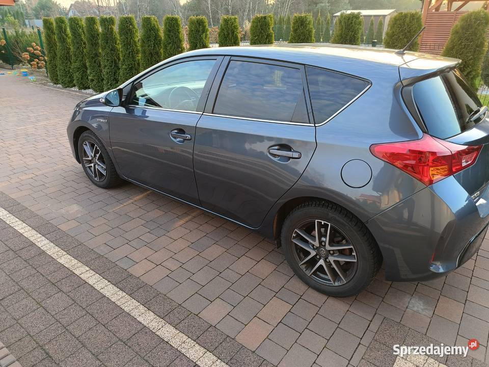 Sprzedam Toyota Auris 2015r 18 Hybrid 136 Auris Turek