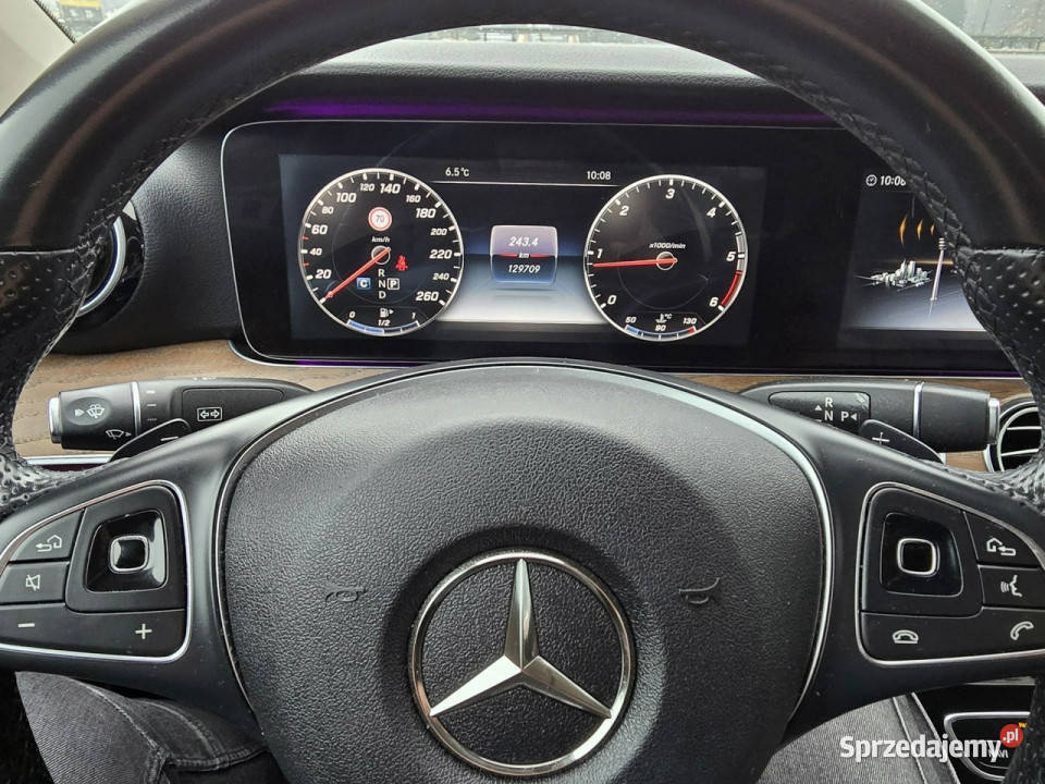 Mercedes E 220 Avantgarde bezwypadkowy pełny możliwa zamiana Mercedes-Benz Ustroń