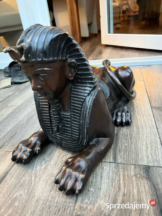 Sfinks z brązu rzeźba Sphinks 12 grał w filmie sprzedam