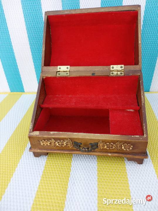Szkatułka sprzedam Borówno