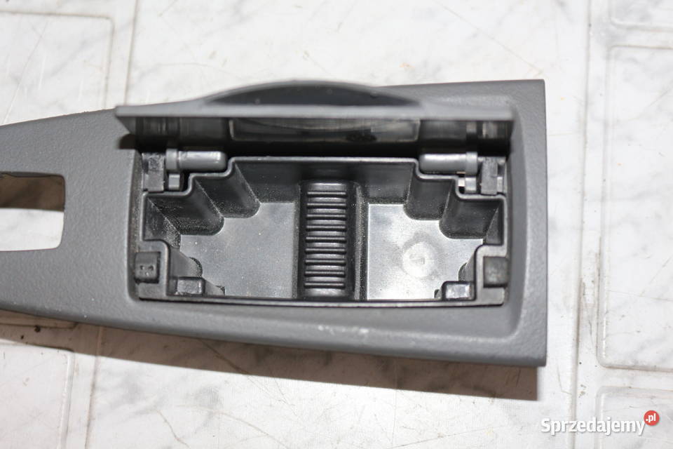 FIAT CROMA II POPIELNICZKA PRAWA PRZÓD C723 Wyposażenie wnętrza