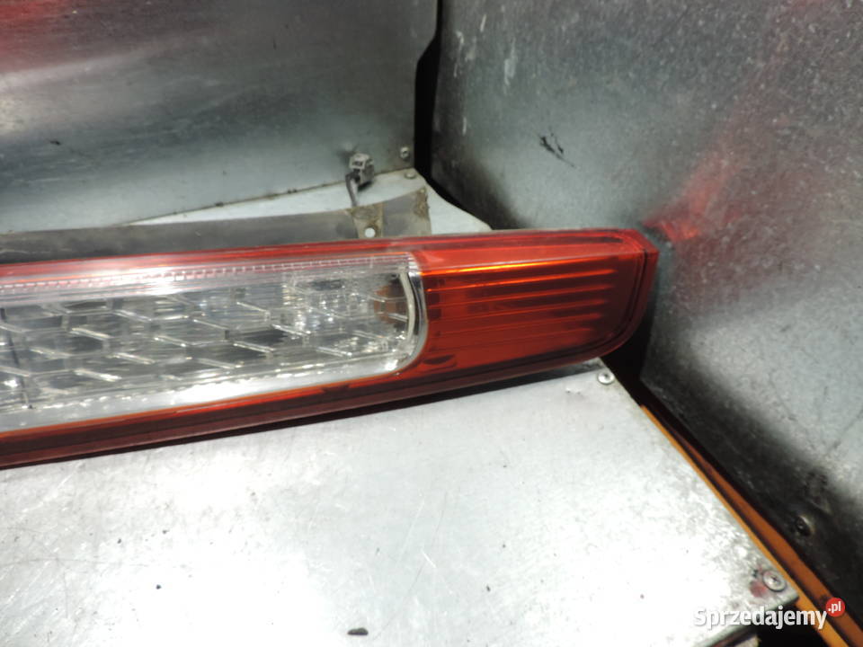 FORD FOCUS MK2 FL HB LAMPA PRAWY TYŁ Motoryzacja