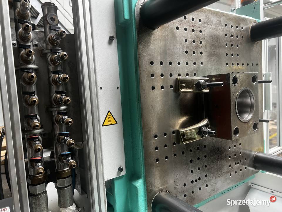 Wtryskarka Arburg 470C1500400 z klapą sortującą Produkcja Koszalin