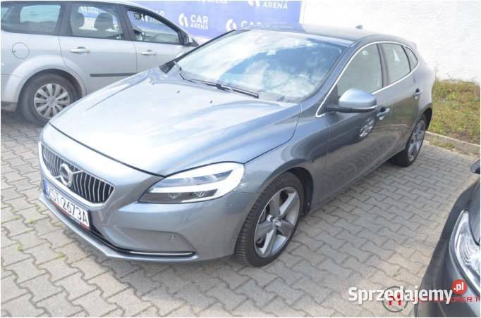 VOLVO V40 2017 149800 ccm 152 Warszawa