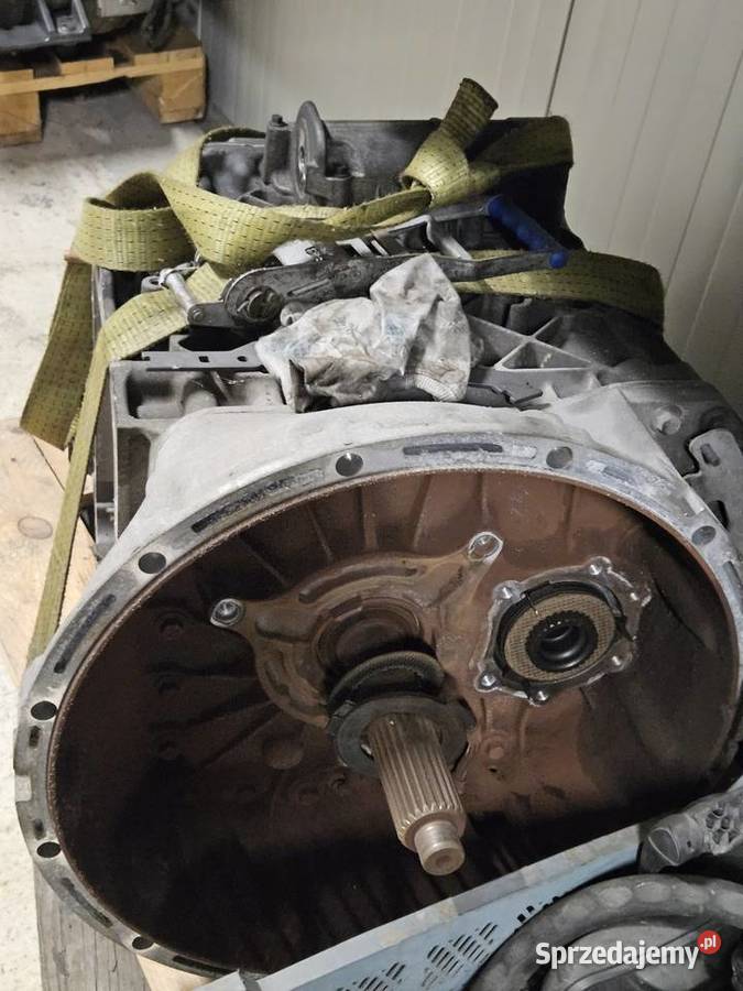 Obudowa skrzyni biegów wałki koła AT2812F Volvo Igołomia