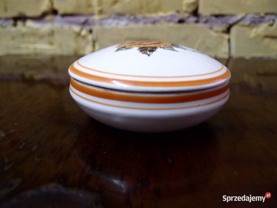 Bomboniera porcelanowa w kwiaty Ćmielów sprzedam