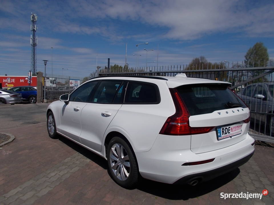 VOLVO V60 B3 20 benz hybryda Automat salon wspomaganie kierownicy Dębica