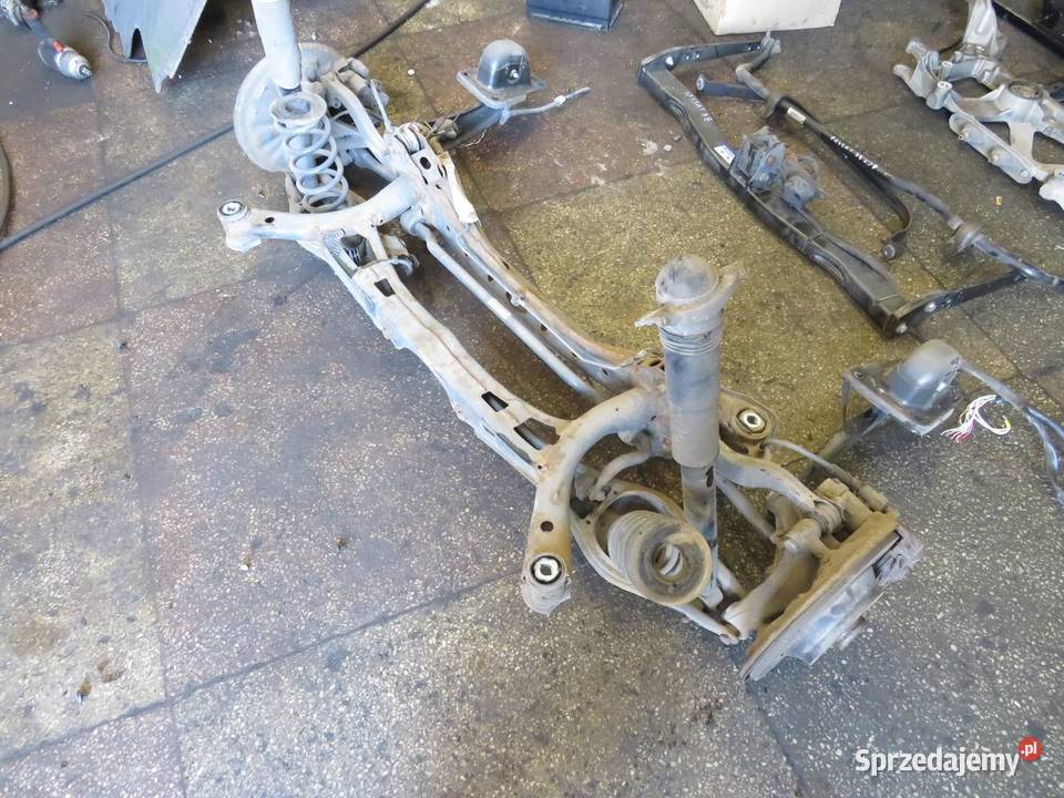 BELKA ZAWIESZENIE OŚ TYŁ PASSAT B8 KOMBI