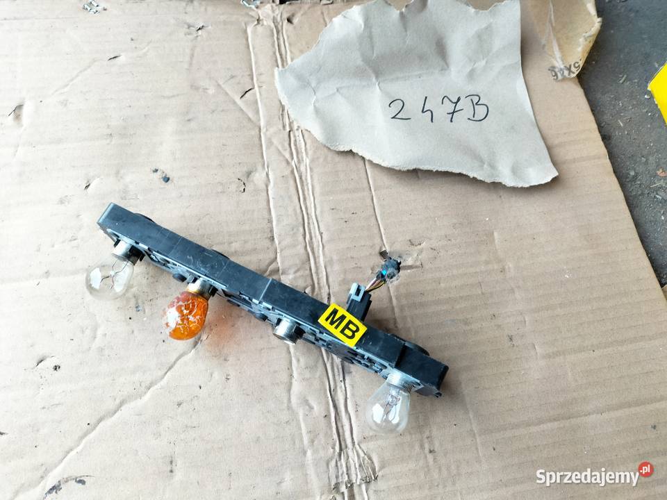 Opel Omega B KOMBI 14357700 WKŁAD LAMPY TYŁ osobowe Kamień-Kolonia