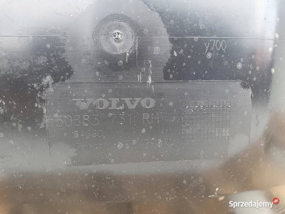 Volvo V40 I TYLNE PRAWE NADKOLE Prawy tył Nadkola Janów