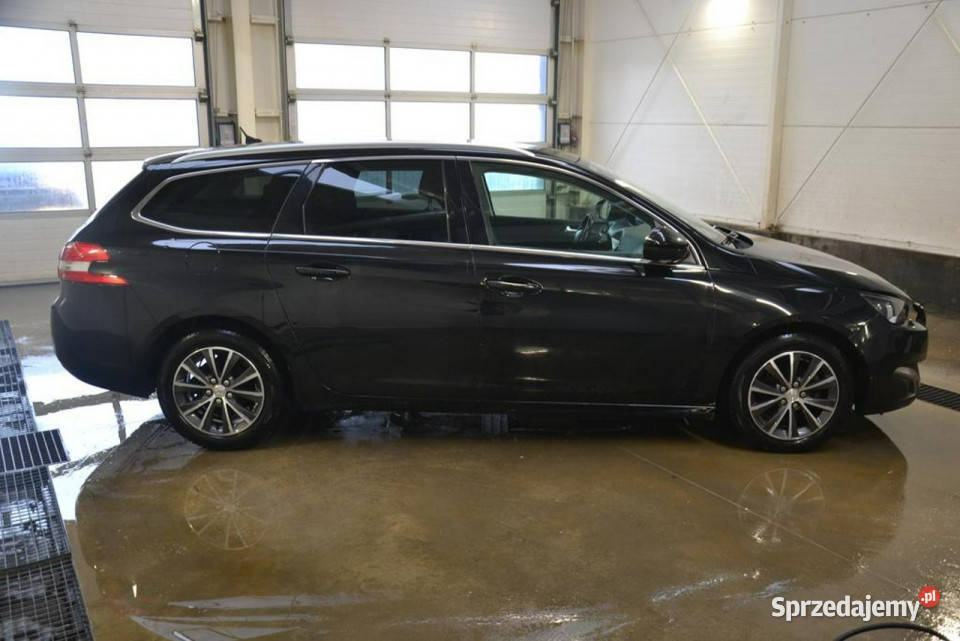 Peugeot 308 GRADOBICIU benzynka 130 tablet ledy Kęty sprzedam