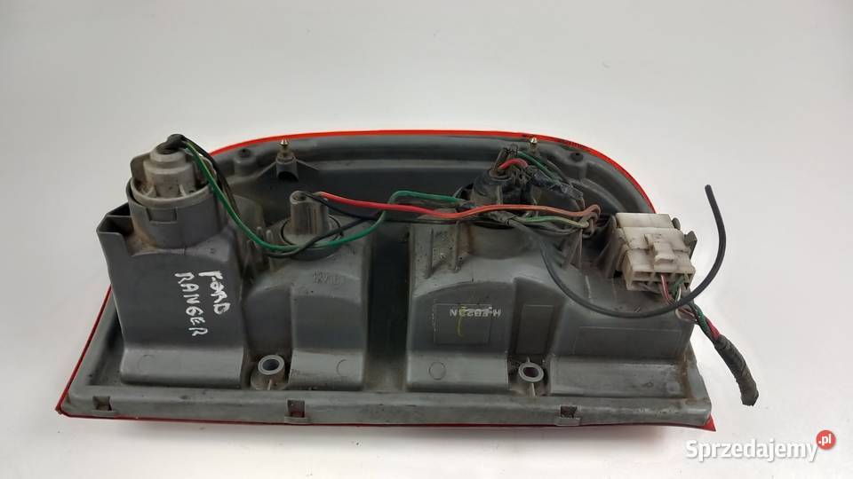 RANGER I 9806 SUV LAMPA TYŁ LEWY osobowe Zbierkowo