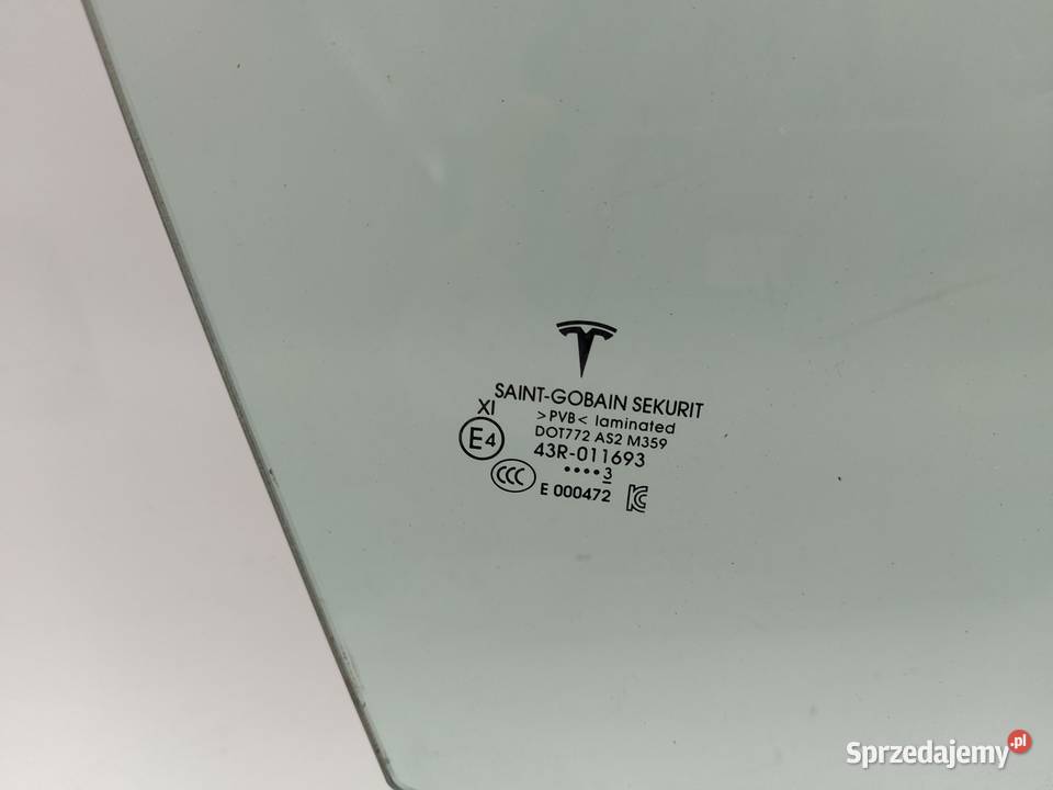 TESLA MODEL Y 2023r Szyba drzwi przód prawa 2023