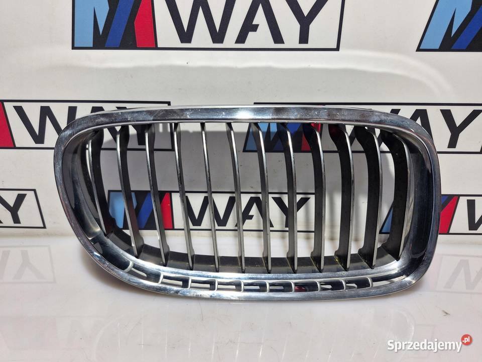 BMW E90 E91 NERKA GRILL KRATKA PRAWA ATRAPA Części samochodowe