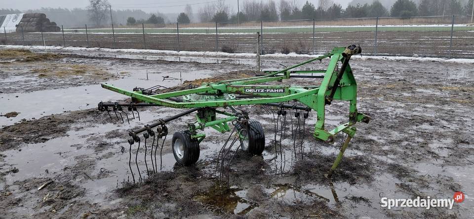 Zgrabiarka karuzelowa Deutz-Fahr Zgrabiarki i przetrząsacze Katarzyn