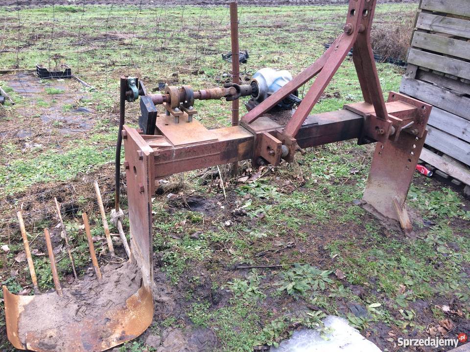 Wyorywacz do drzewek szkółkarski