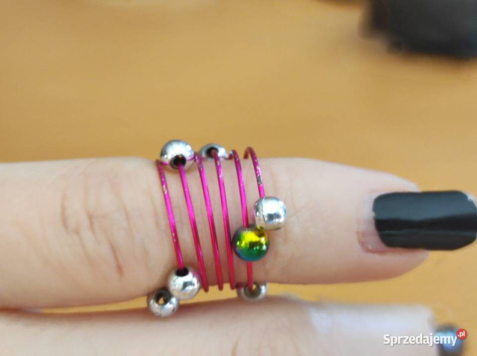 pierścionek z koralikami sprężynka ozdobna na świętokrzyskie Kielce