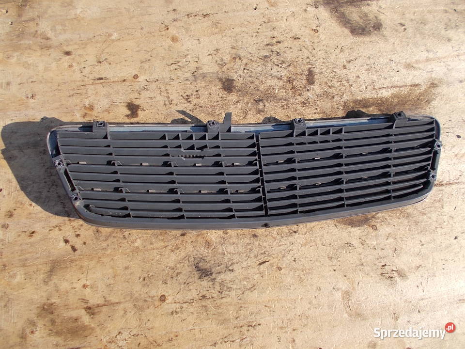 mercedes C220 01r 22 dci grill atrapa maski