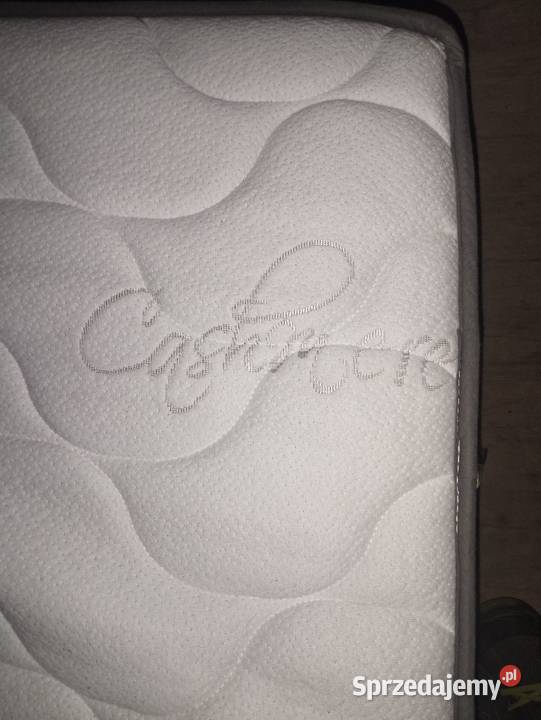 Materac duży 180 X 200 X 25 twardy sprzedam