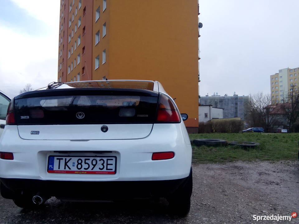 MAZDA 323c 15 16V ZADBANABIAŁA radio / CD Kielce