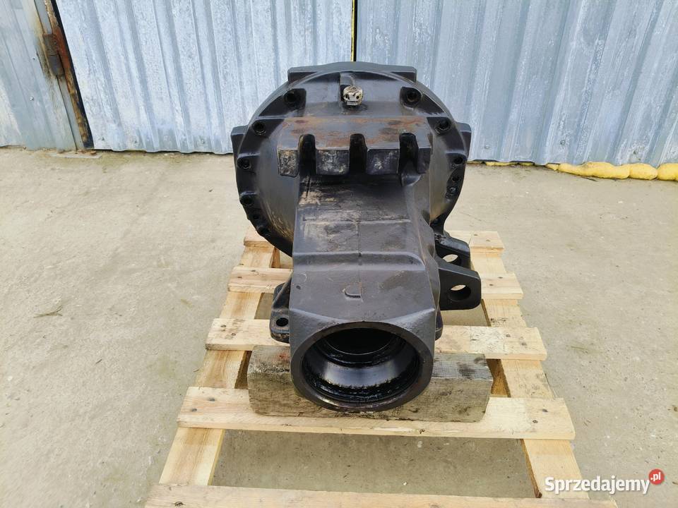 Claas Axion 840 CMatic A31 13r Pochwa zwolnicy Tylny most sprzedam