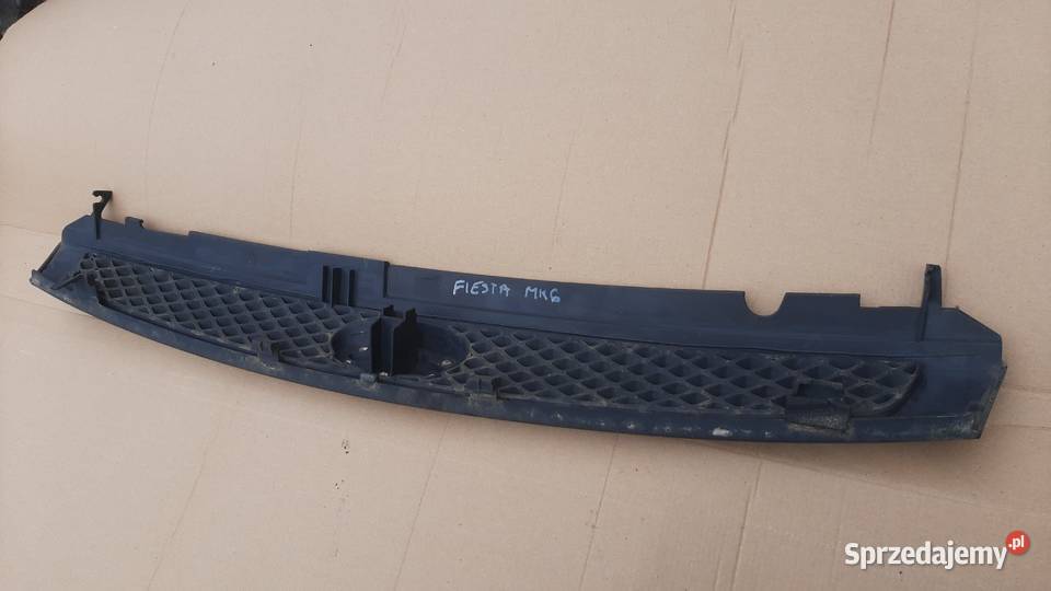 gril atrapa chłodnicy Ford Fiesta mk6 0205r Atrapy Dębno