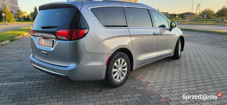 Chrysler Pacifica 36 niski przebieg Rok produkcji 2018 Łomża sprzedam