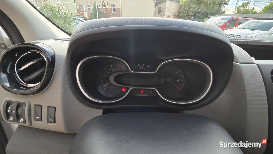 Sprzedan Renault Trafic 16 diesel 2019 manualna Renault Zbąszyń