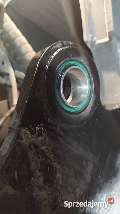 Naprawa maszyn budowlanych tulejowanie otworów Rzeszów