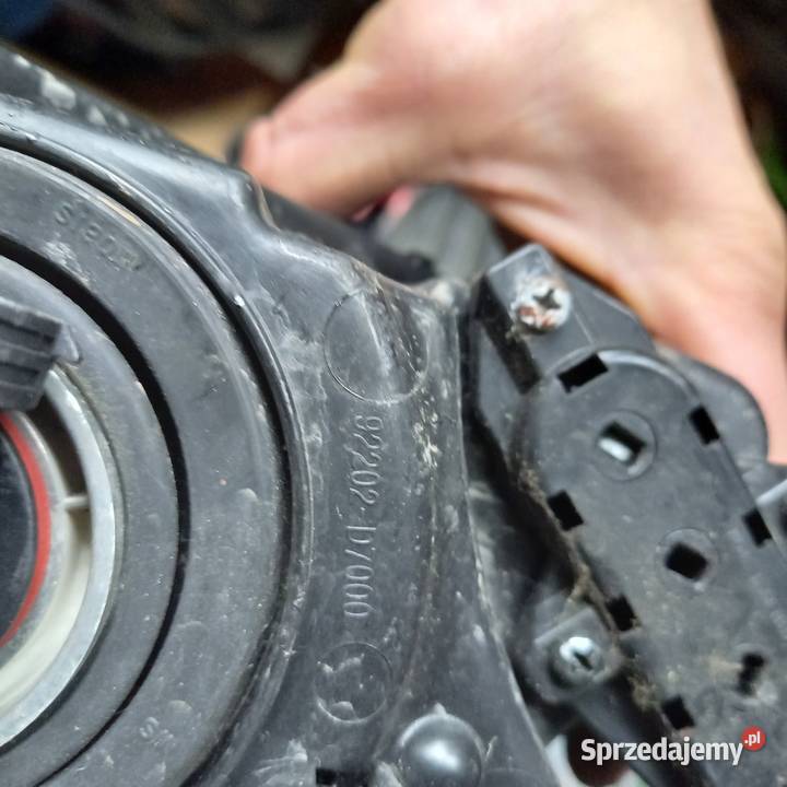 Hyundai Tucson 15 lewy halogen Stare Babice