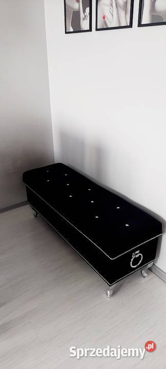 Czarna welurowa pufa z schowkiem 120x40 Glamur Stalowa Wola