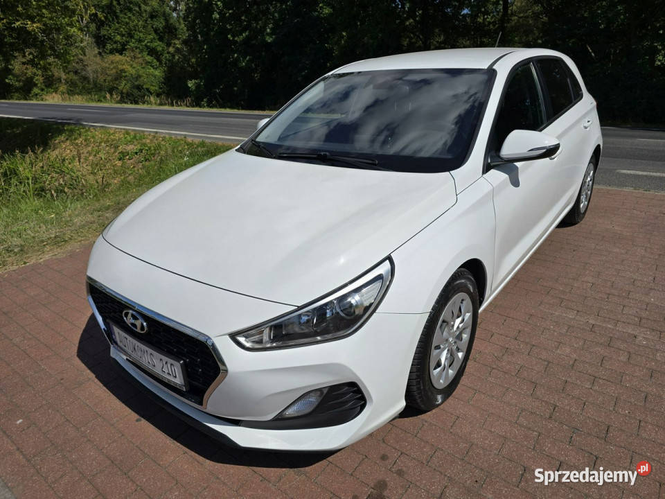 Hyundai i30 Hyundai i30 14 benzyna z gazem Salon manualna i30 Samochody osobowe wielkopolskie