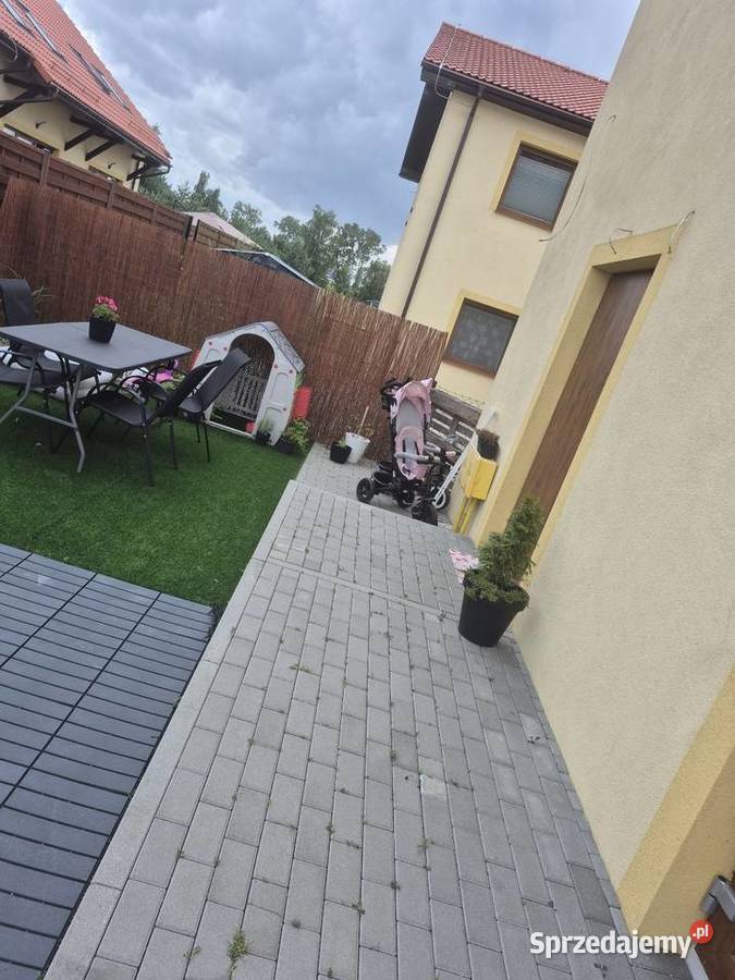Sprzedam mieszknie w domu dworodzinnym Skowarcz