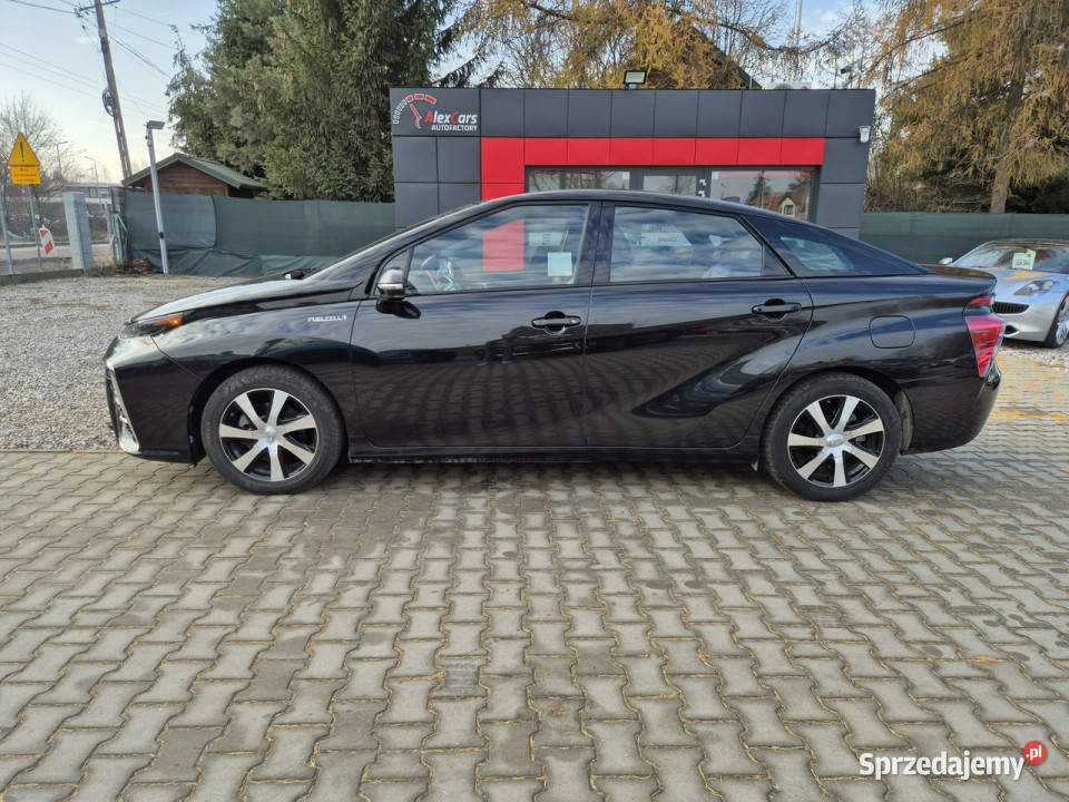 Toyota Mirai Wodór to przyszłość centralny zamek Konstancin-Jeziorna