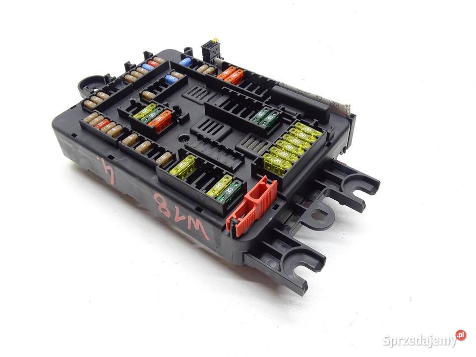 SKRZYNKA BEZPIECZNIKÓW BSI 9261111 20 D N47 BMW Skrzynki bezpieczników