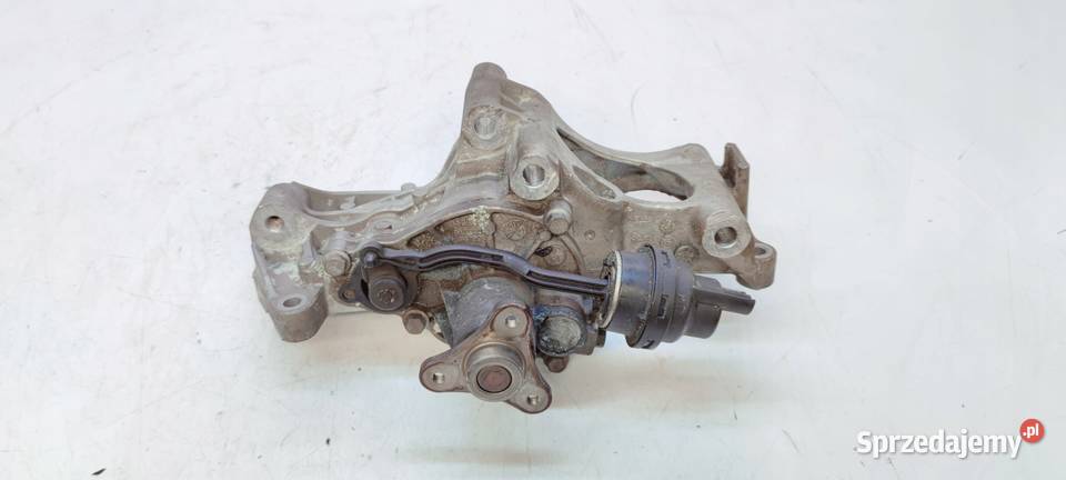 ŁAPA POMPY WODY UCHWYT BMW F36 430I B48B20B 252 Przystajń
