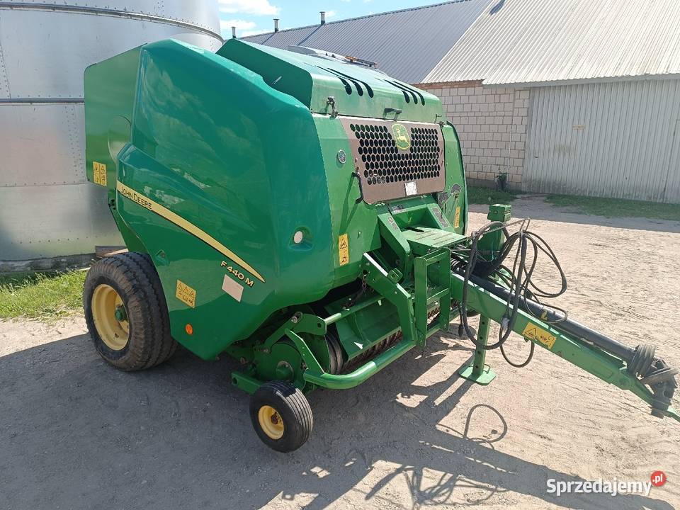 Prasa John Deere F440M