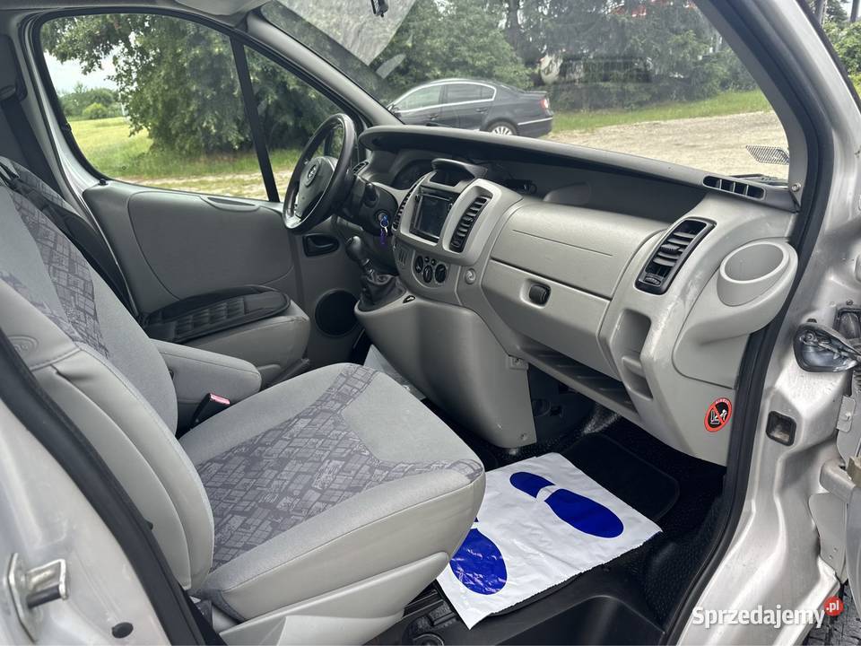 Opel Vivaro kampervan 7 osobowy 3 x klima Masłowo sprzedam