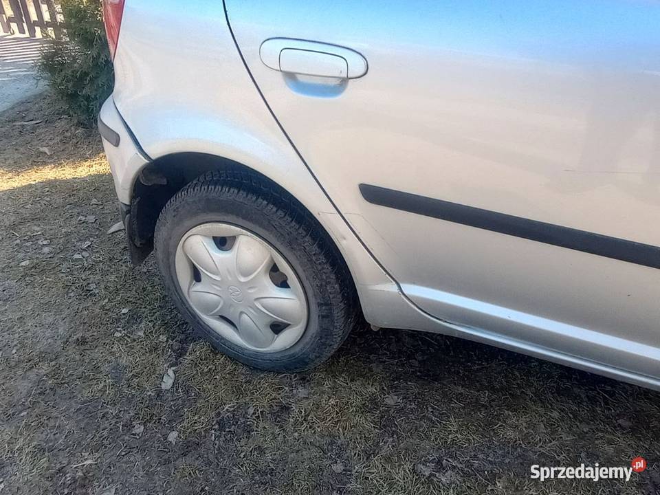 Sprzedam Toyota Yaris 13 automat 2000 srebrna Trzebnica