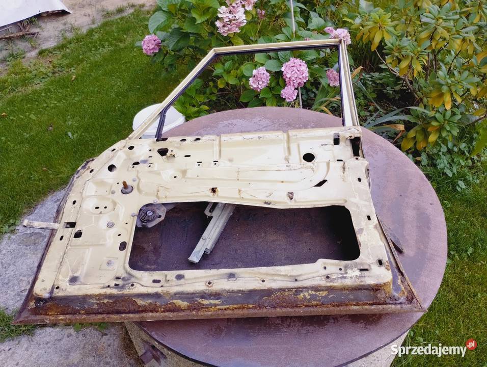 Drzwi przednie prawe mercedes w 108 mazowieckie Radom