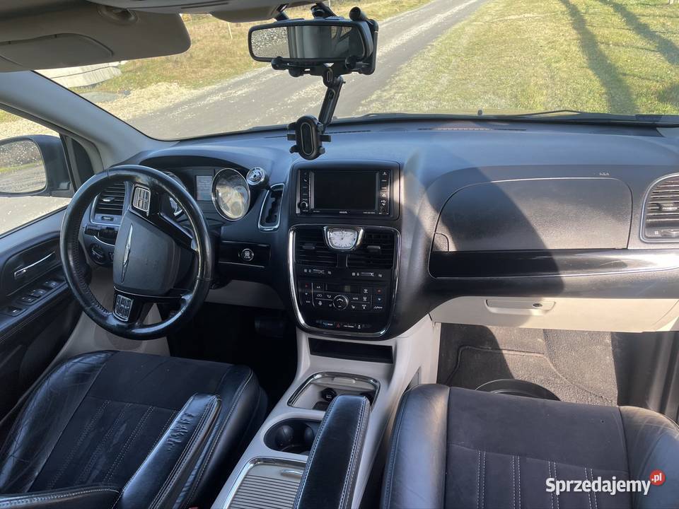 Chrayslera Town Country 36 bp gaz Van / Minibus Jankowice