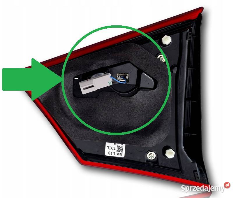 Wtyczka i kostka lampy tylnej LED w klapia