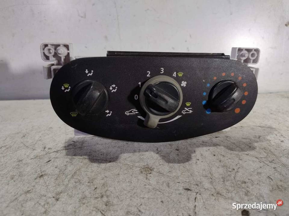 PANEL NAWIEWU DACIA SANDERO T1001640A Panele sterowania, przełączniki