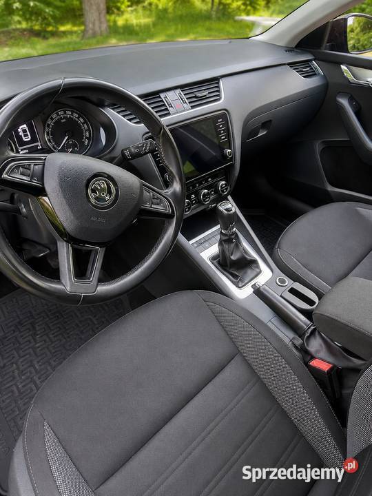 Skoda Octavia 16 TDI 115 2020 Climatronic Gotowa czujnik zmierzchu Przytyk