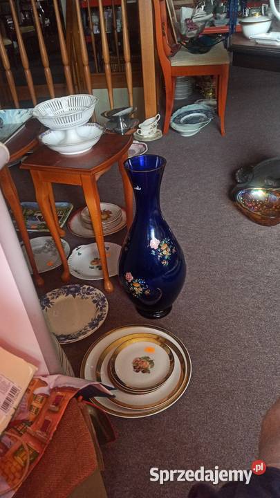 Wazon ze szkła kobaltowego W bukiecikami Gdańsk