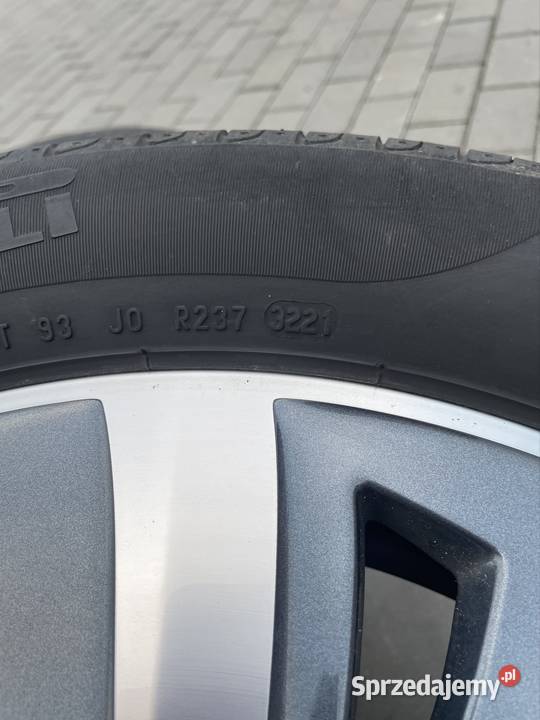 Felgi aluminiowe skoda R17 z oponami pirelli