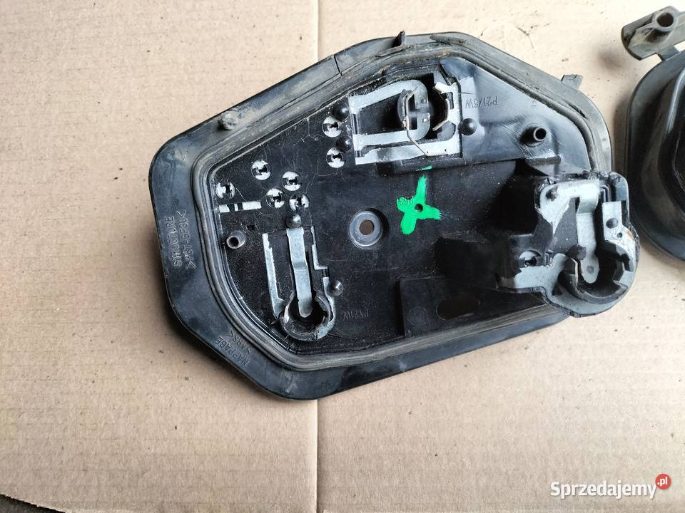 PEUGEOT 206 WKŁAD TYLNEJ LAMPY LEWY PRAWY Pozostałe Kamień-Kolonia