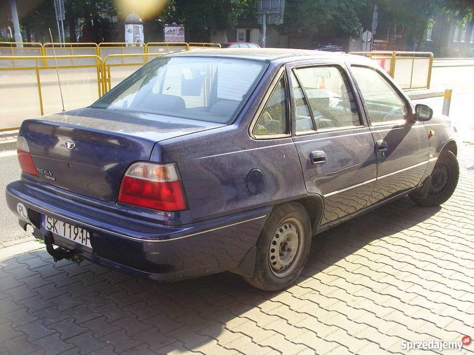 Daewoo Nexia sedan 15003 1997 z hakiem