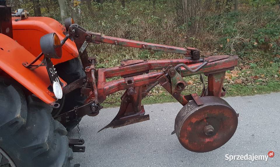 Pług 2skibowy Duży Grudziądz na wysokiej słupicy nieuszkodzony