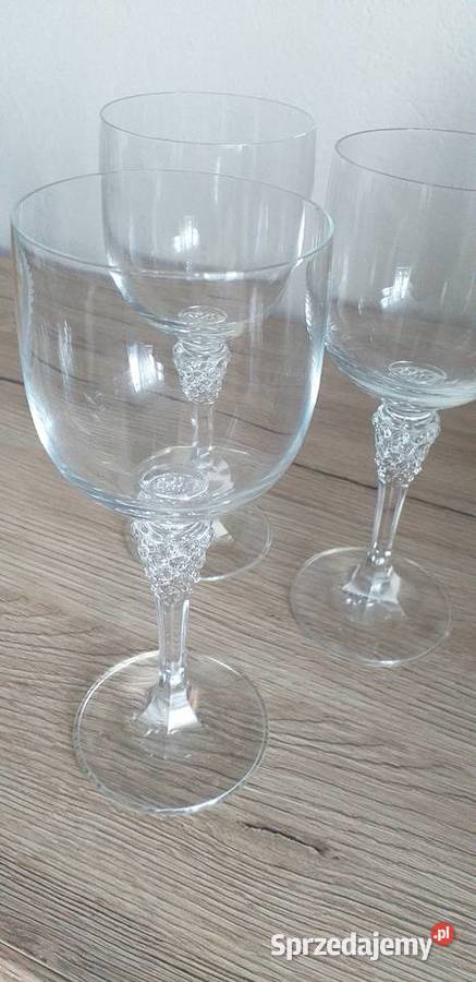 Piękne kieliszki do wina Przedbórz sprzedam